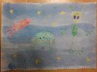 Дети 2 младшей группы приняли участие в выставке детского творчества на тему «Этот загадочный космос», которая проводилась в детской библиотеке.